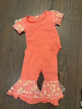 Baby Girl Coral Daisy Ruffle Bell Bottom Set 12-18M Boutique Style
